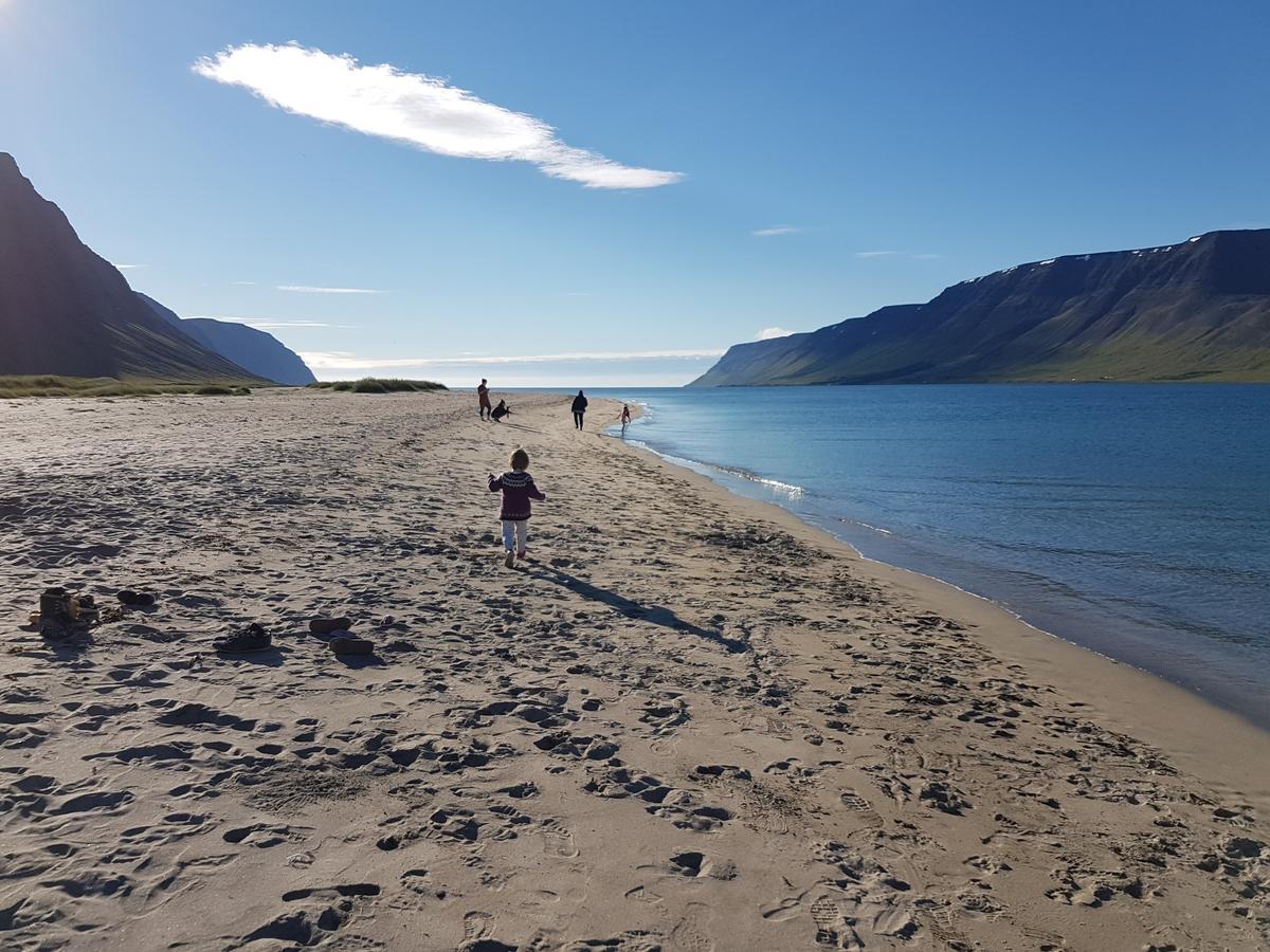 Holt Inn Flateyri Eksteriør bilde