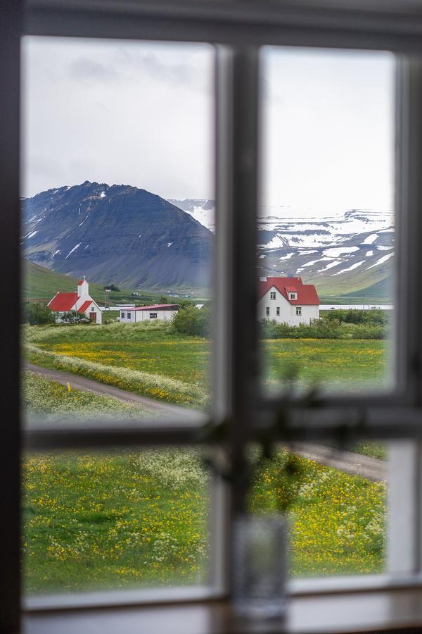 Holt Inn Flateyri Eksteriør bilde